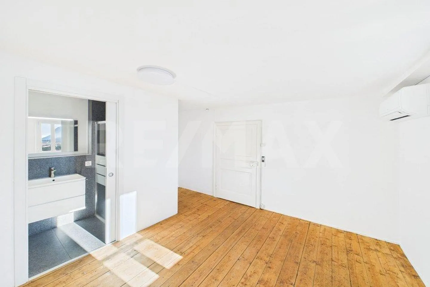 Charming Ticino House: renovated, large terrace and 20 min. in Lugano! - Photo 9 of 10