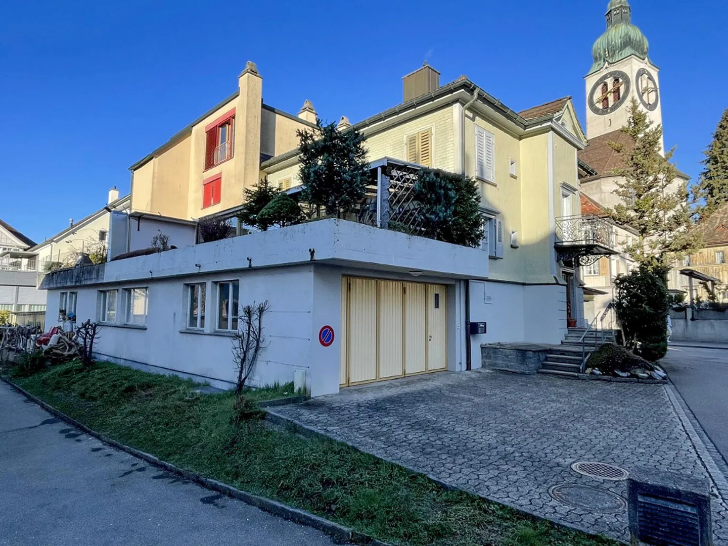 Vivre et travailler dans un emplacement central – propriété résidentielle et commerciale polyvalente - Photo 2 sur 8