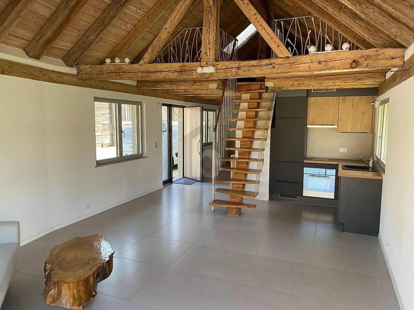 SPACIOUS AND MODERN OFFICES - Photo 1 of 5