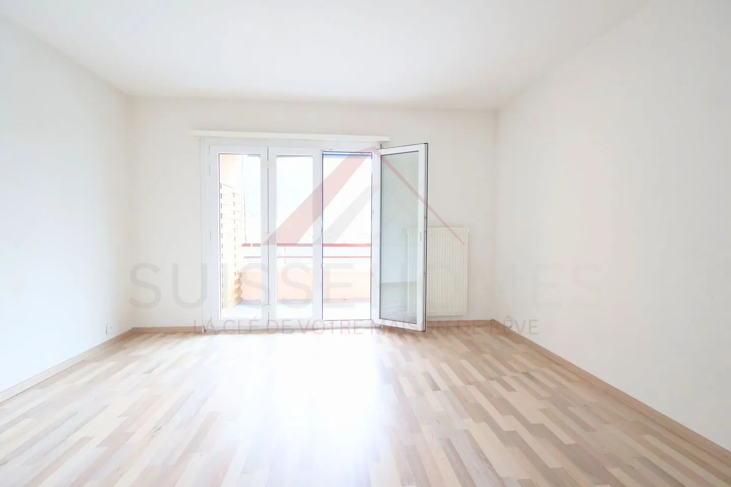 Villeneuve - Appartement rénové 4.5 pièces au 3? étage avec balcon plein sud de 13 m² - Foto 4 di 18