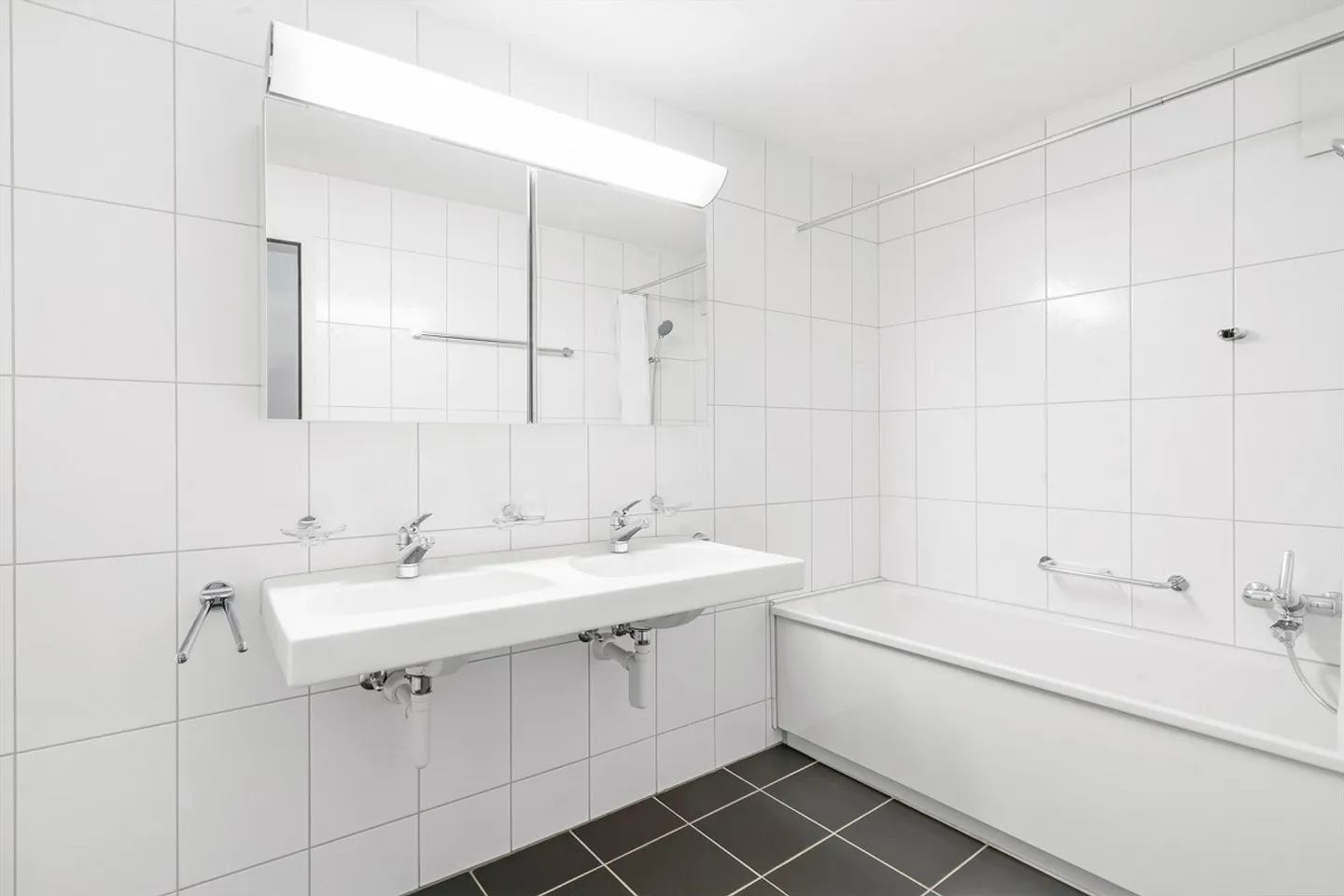 Apartment near the lake including rooftop terrace for rent - Photo 3 of 8