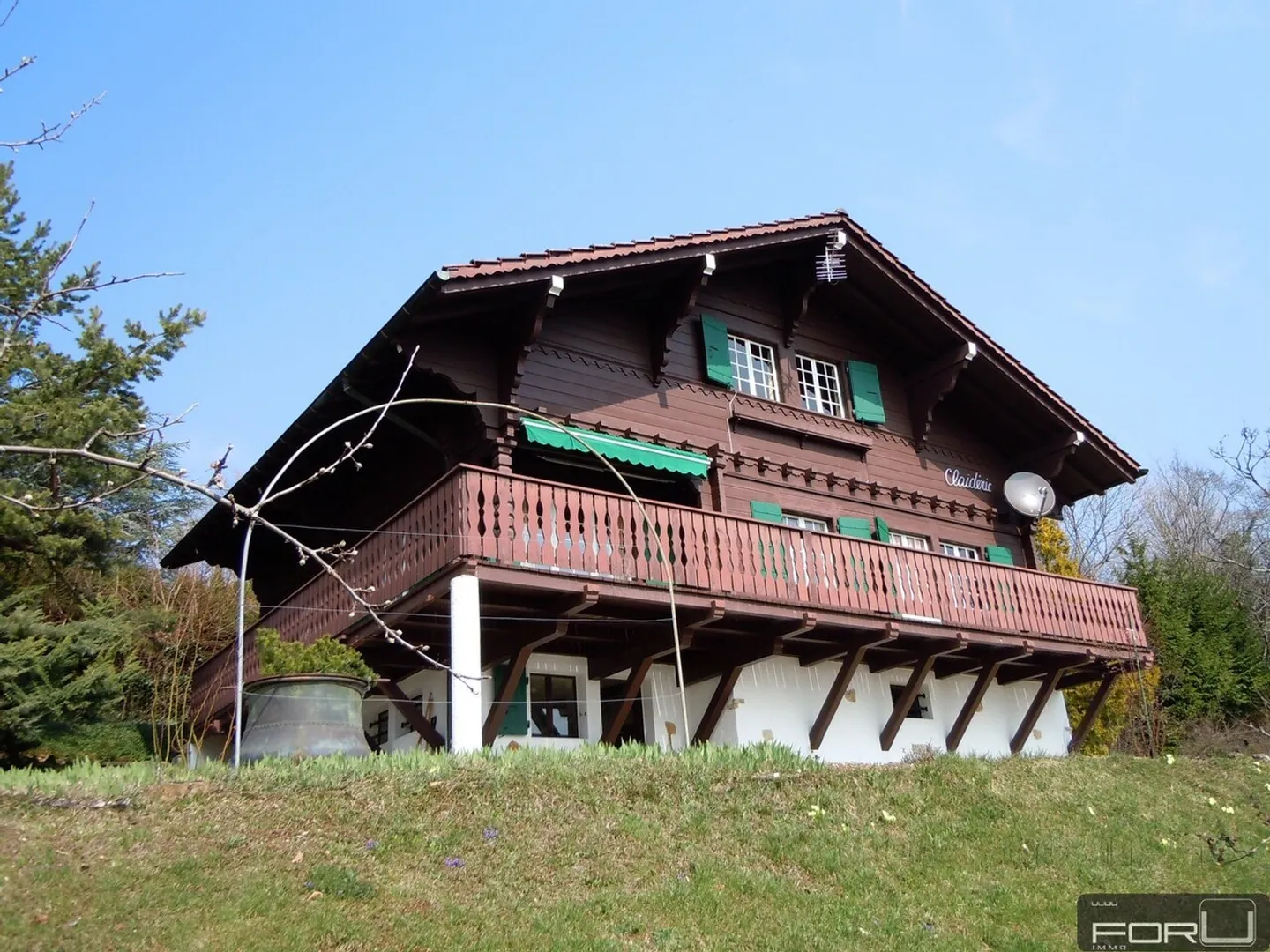Schönes 8-Zimmer-Chalet auf großem Grundstück in Arzier - Foto 1 von 13