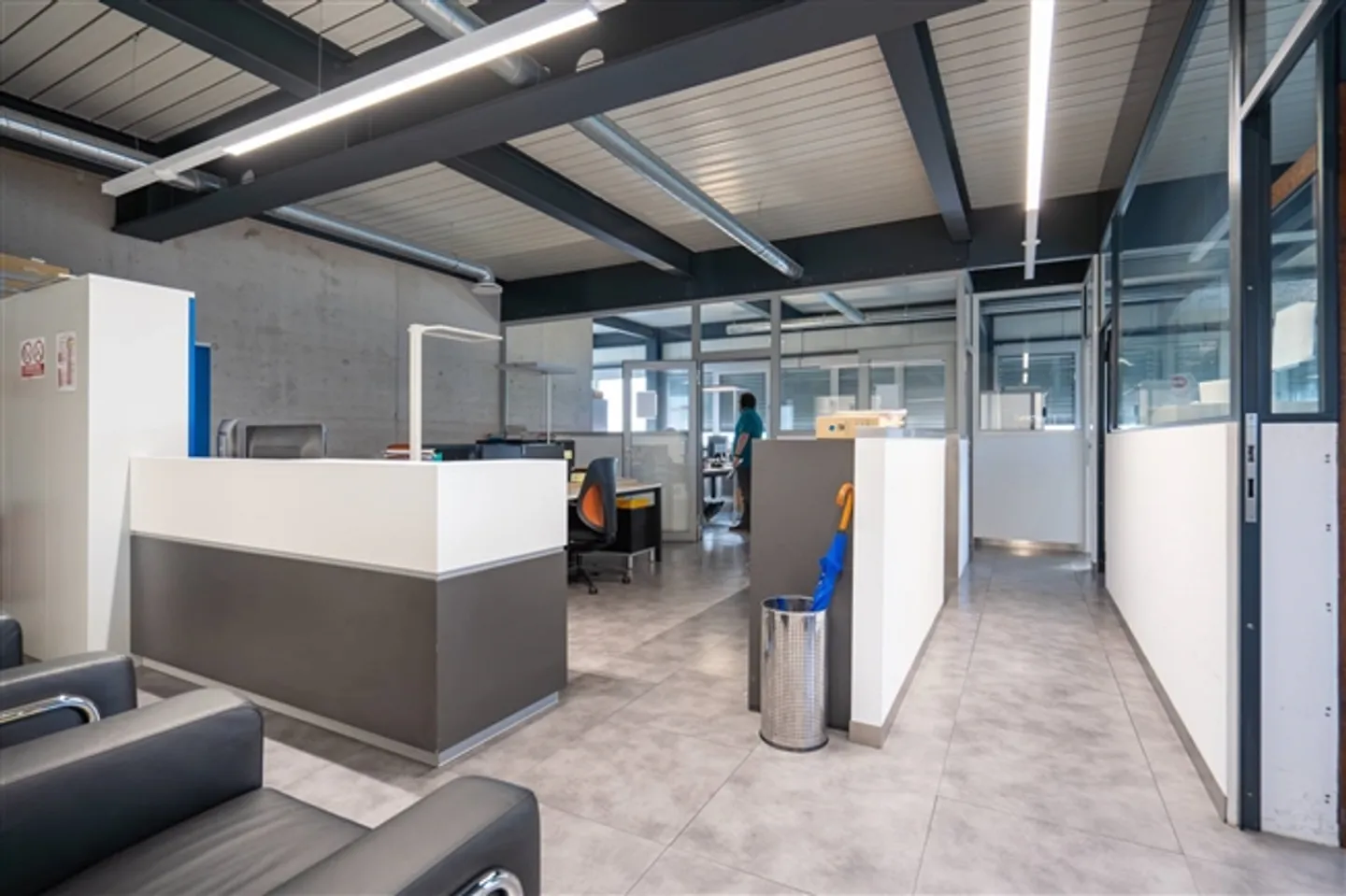 Bellissimo spazio industriale in una posizione ideale - Foto 7 di 9