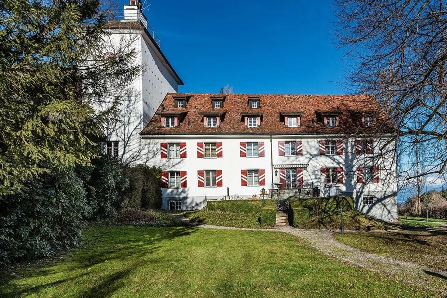 Living in a castle with a view of Lake Constance - Photo 1 of 12