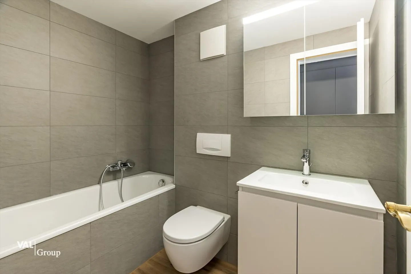 Attractive 2.5-room apartment in a prime location in Visp - ideal as an investment property or owner-occupied - Photo 4 of 12