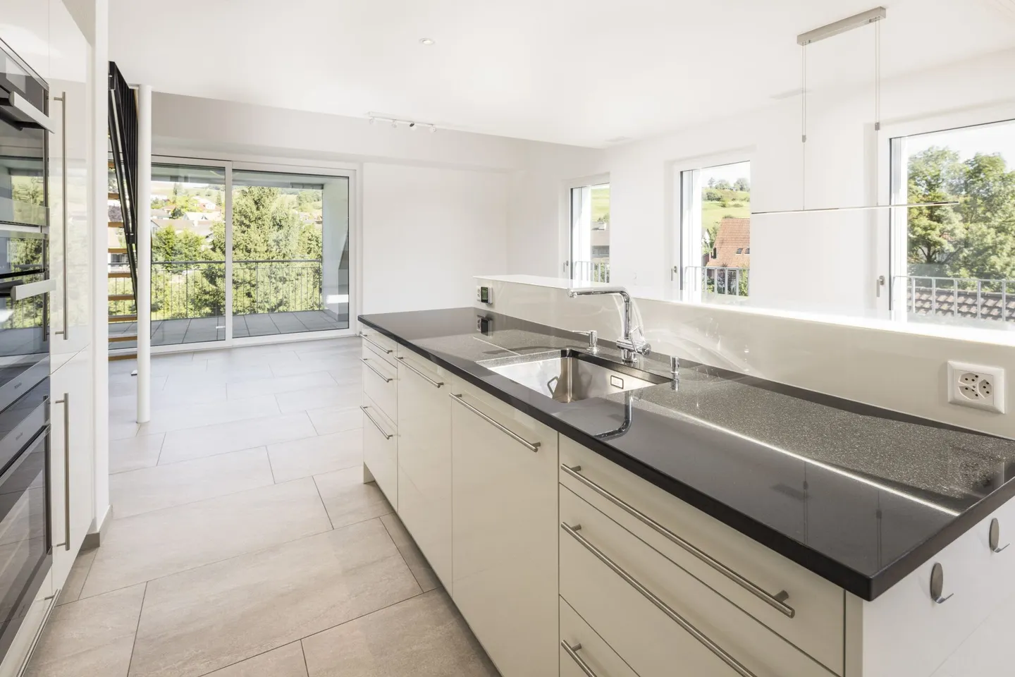Appartement de 3,5 pièces de rêve avec galerie et balcon - Photo 3 sur 14