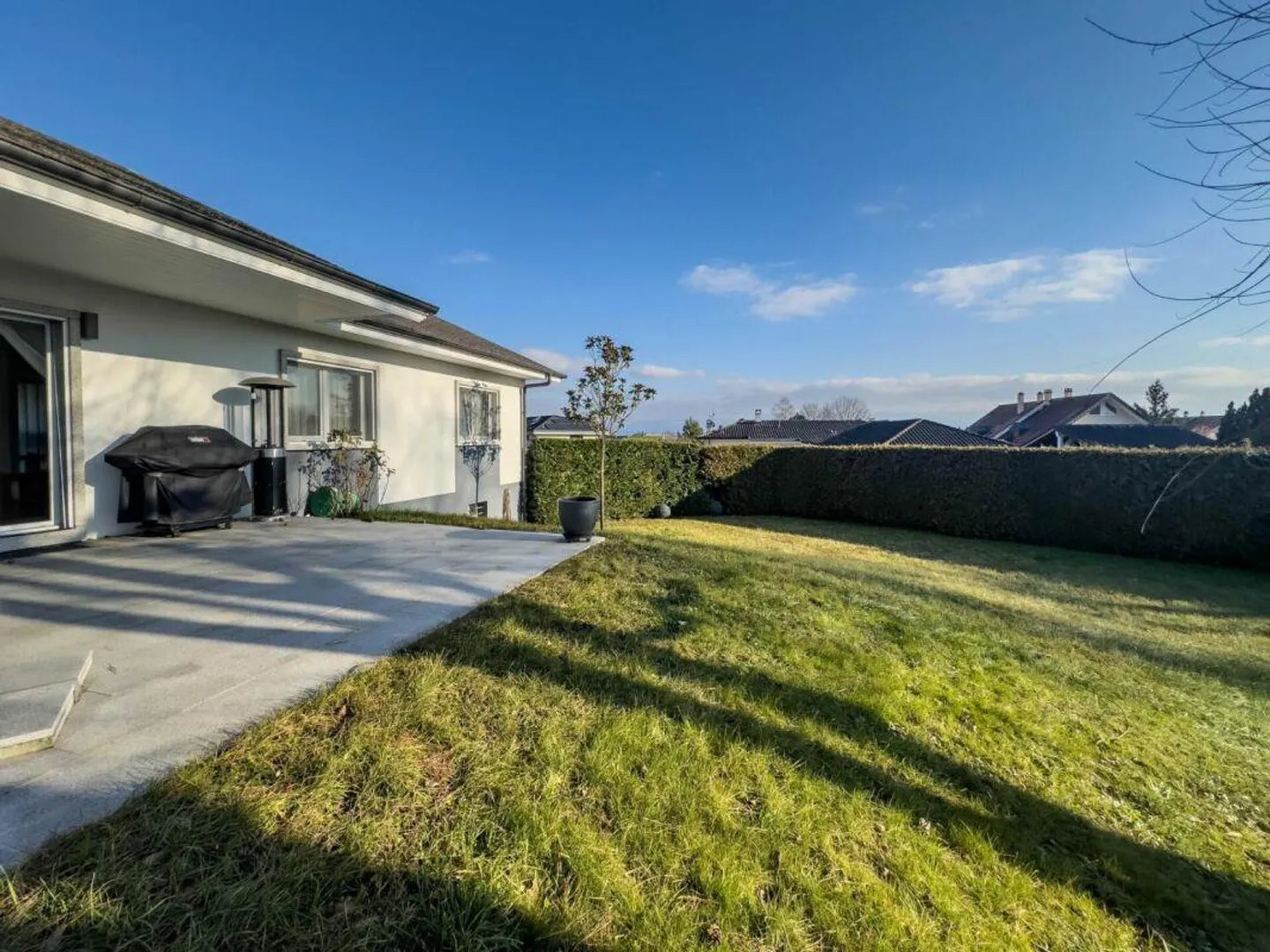 Villa Charmante avec Jardin - Photo 1 sur 6