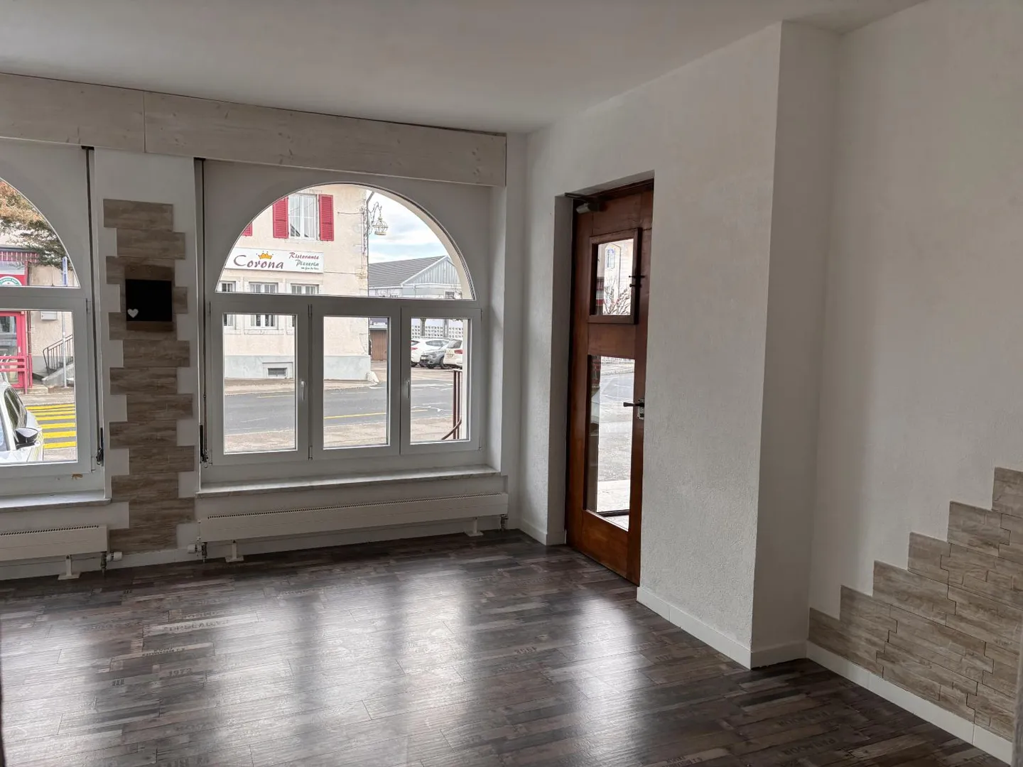 Lokal für Geschäfte oder Büros im Stadtzentrum - Foto 2 von 10