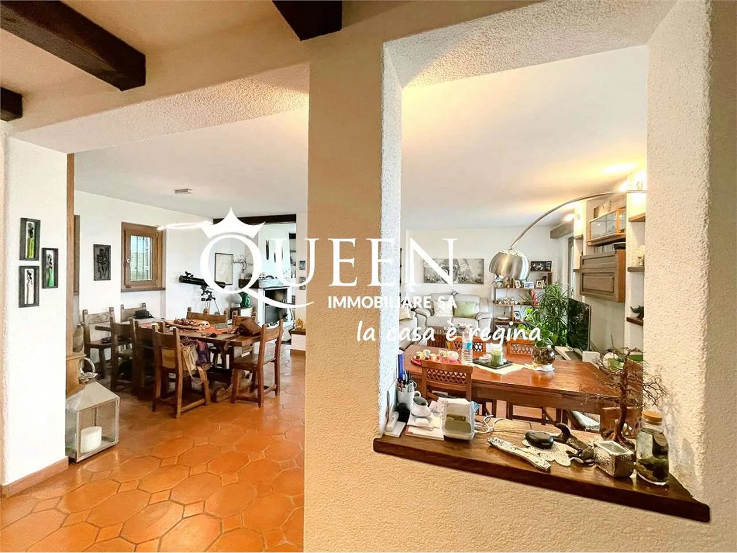 Morbio Superiore: Villa mit 10,5 Zimmern, 304 m², großem Garten, atemberaubendem Blick - Foto 2 von 13