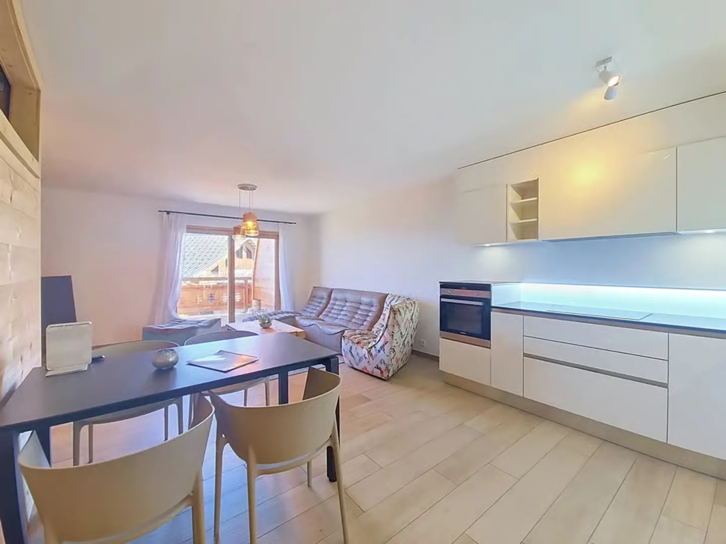 Appartement de luxe 3 pièces, comme neuf, à Nendaz ! - Photo 1 sur 13