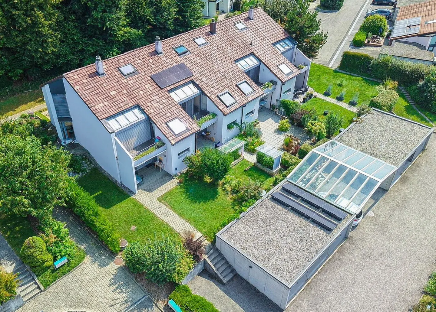 Charming Row Villa in a Quiet Location with a View of the Moleson - Photo 2 of 18