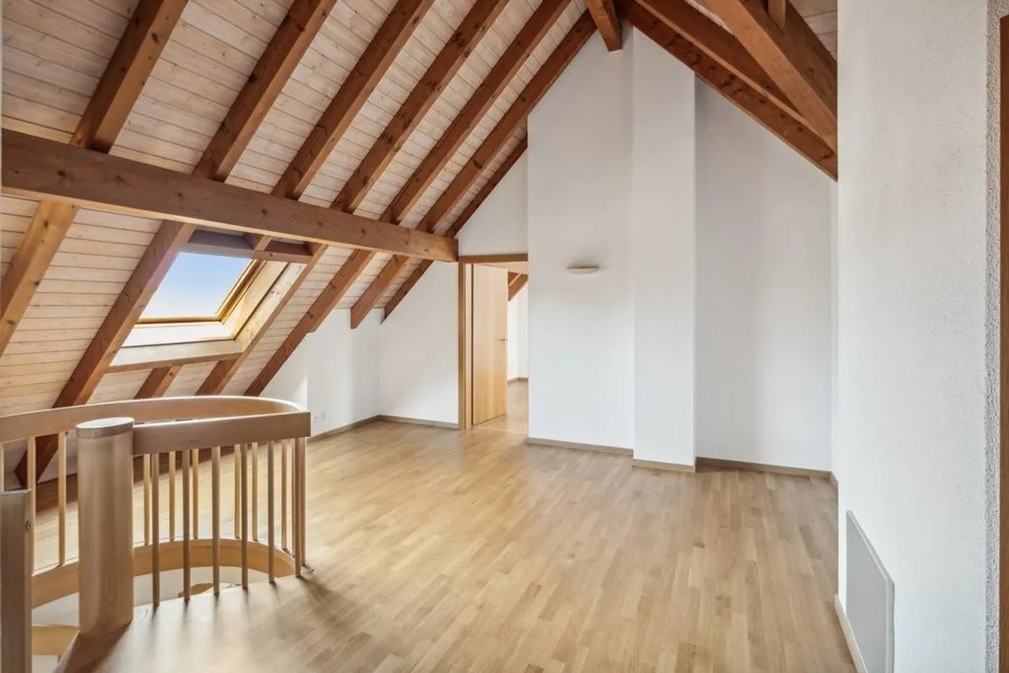 La tua nuova casa su due piani con vista sulle montagne! - Foto 4 di 12