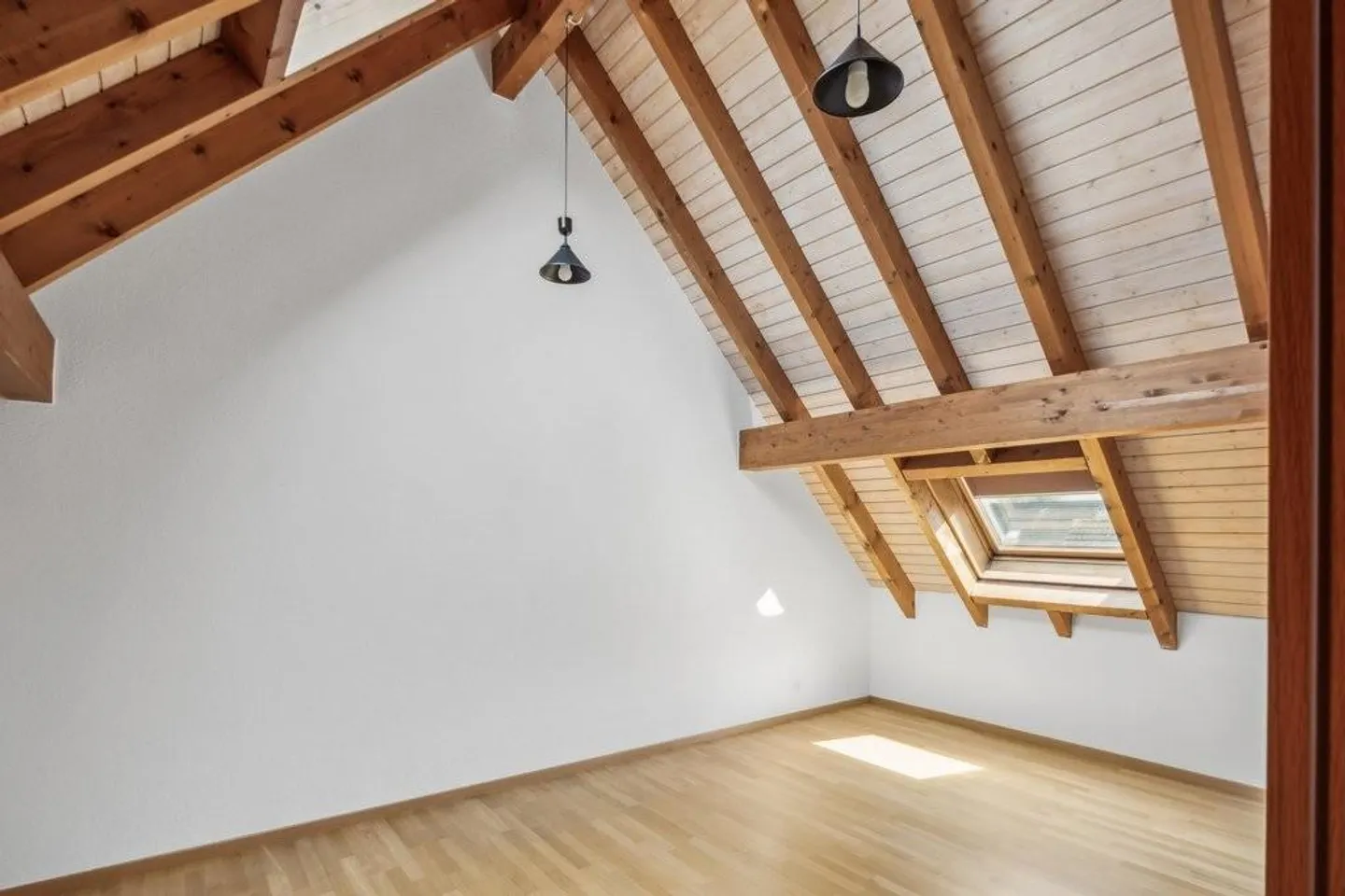 La tua nuova casa su due piani con vista sulle montagne! - Foto 5 di 12