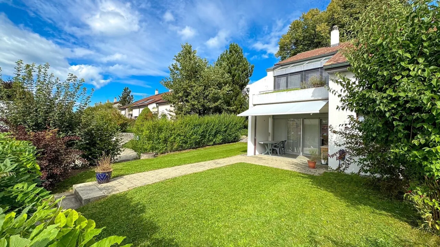 Charming Row Villa in a Quiet Location with a View of the Moleson - Photo 1 of 18