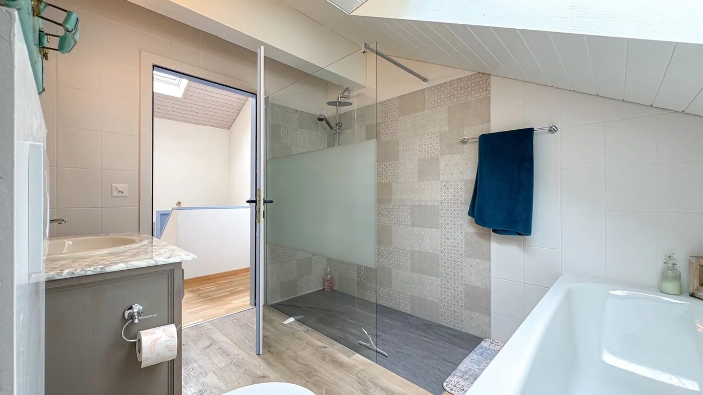Charming Row Villa in a Quiet Location with a View of the Moleson - Photo 16 of 18