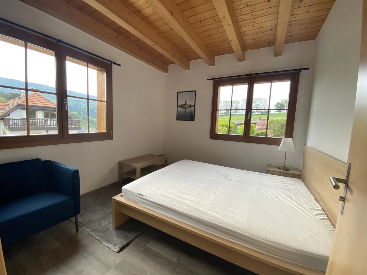 Colocazione di lusso in una casa unifamiliare con giardino e piscina - Foto 5 di 12
