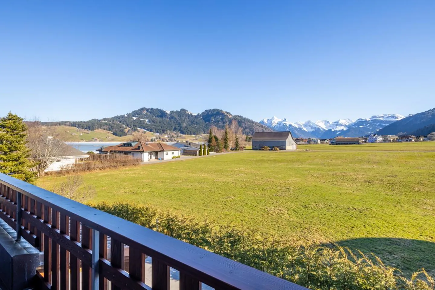 Gross/Einsiedeln: Casa unifamiliare con vista panoramica spettacolare sulle montagne - Foto 2 di 5