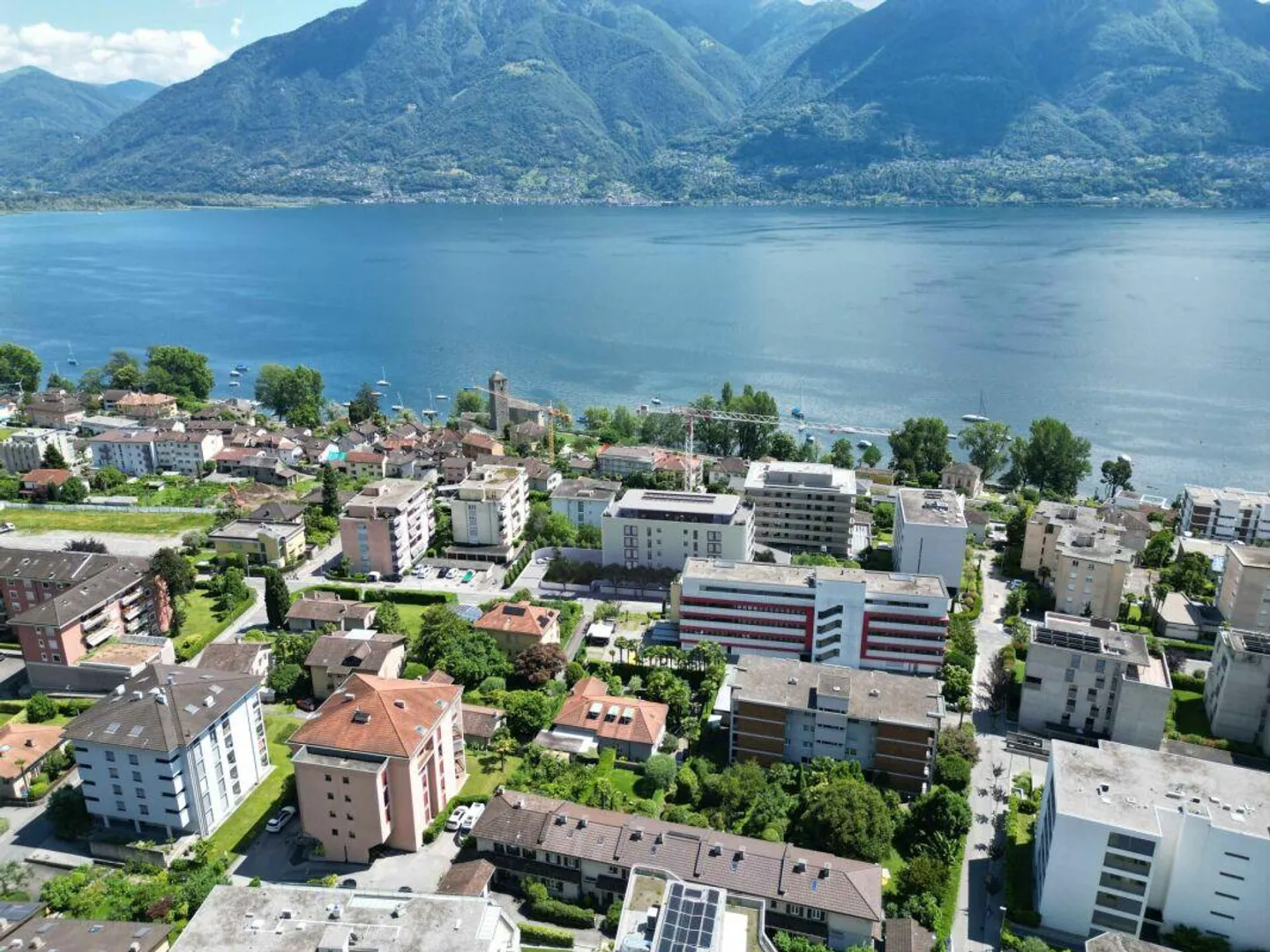 Duplex all'ultimo piano con vista lago e ampie terrazze a Minusio - Foto 17 di 19