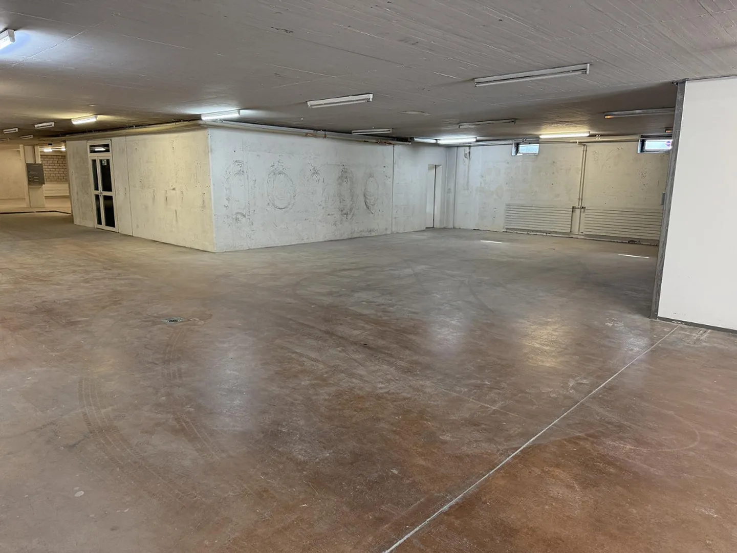 Espace commercial / Garage / Stockage - Photo 8 sur 8
