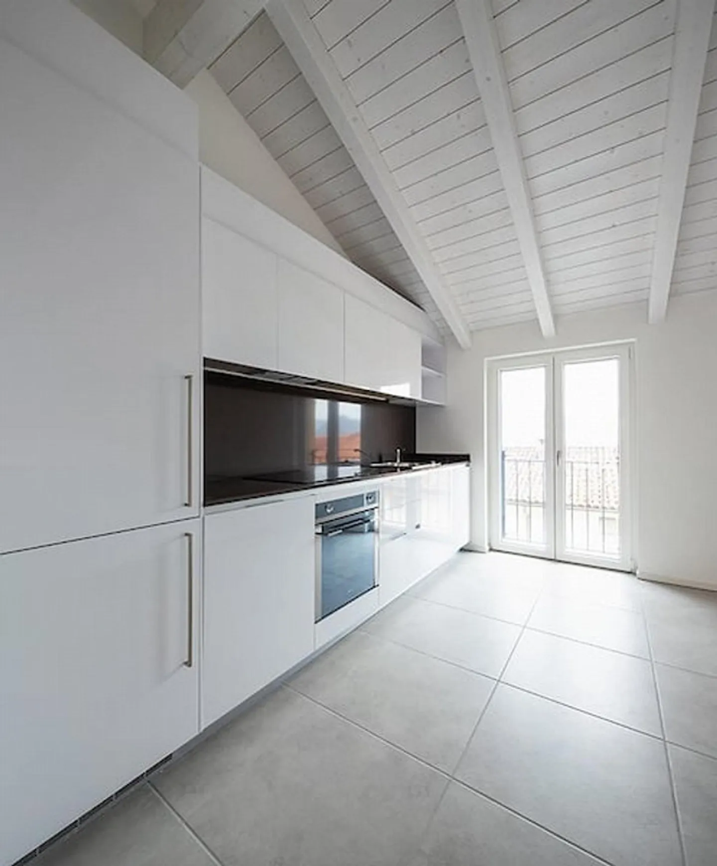 4.5-ROOM ATTIC FOR ASSIGNMENT IN NOVAZZANO - Photo 2 of 8