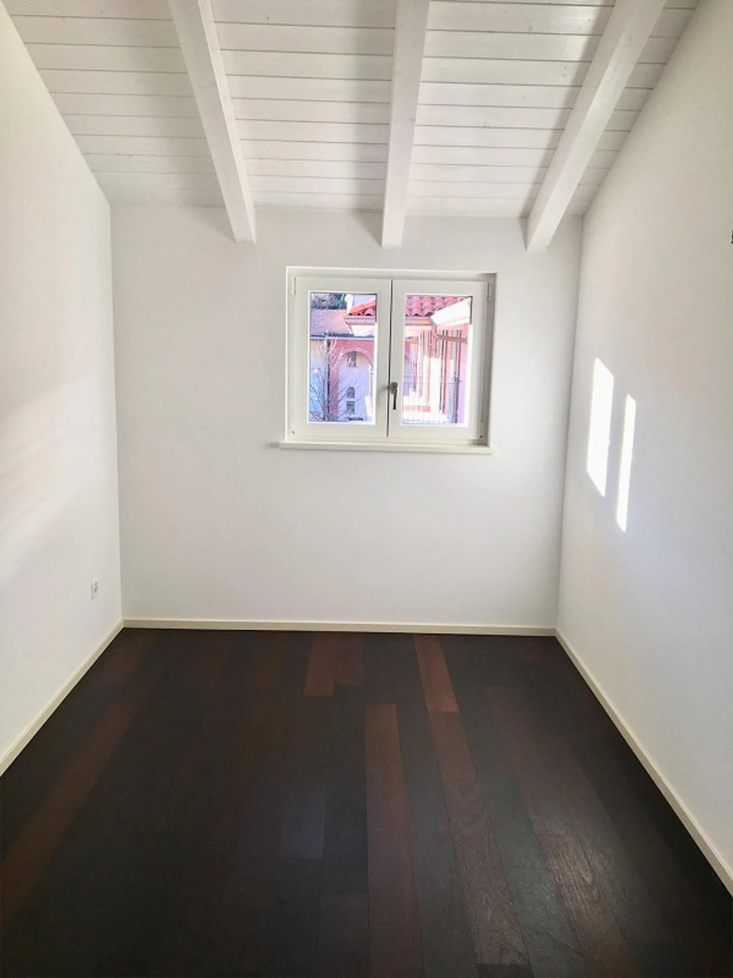 4.5-ROOM ATTIC FOR ASSIGNMENT IN NOVAZZANO - Photo 7 of 8