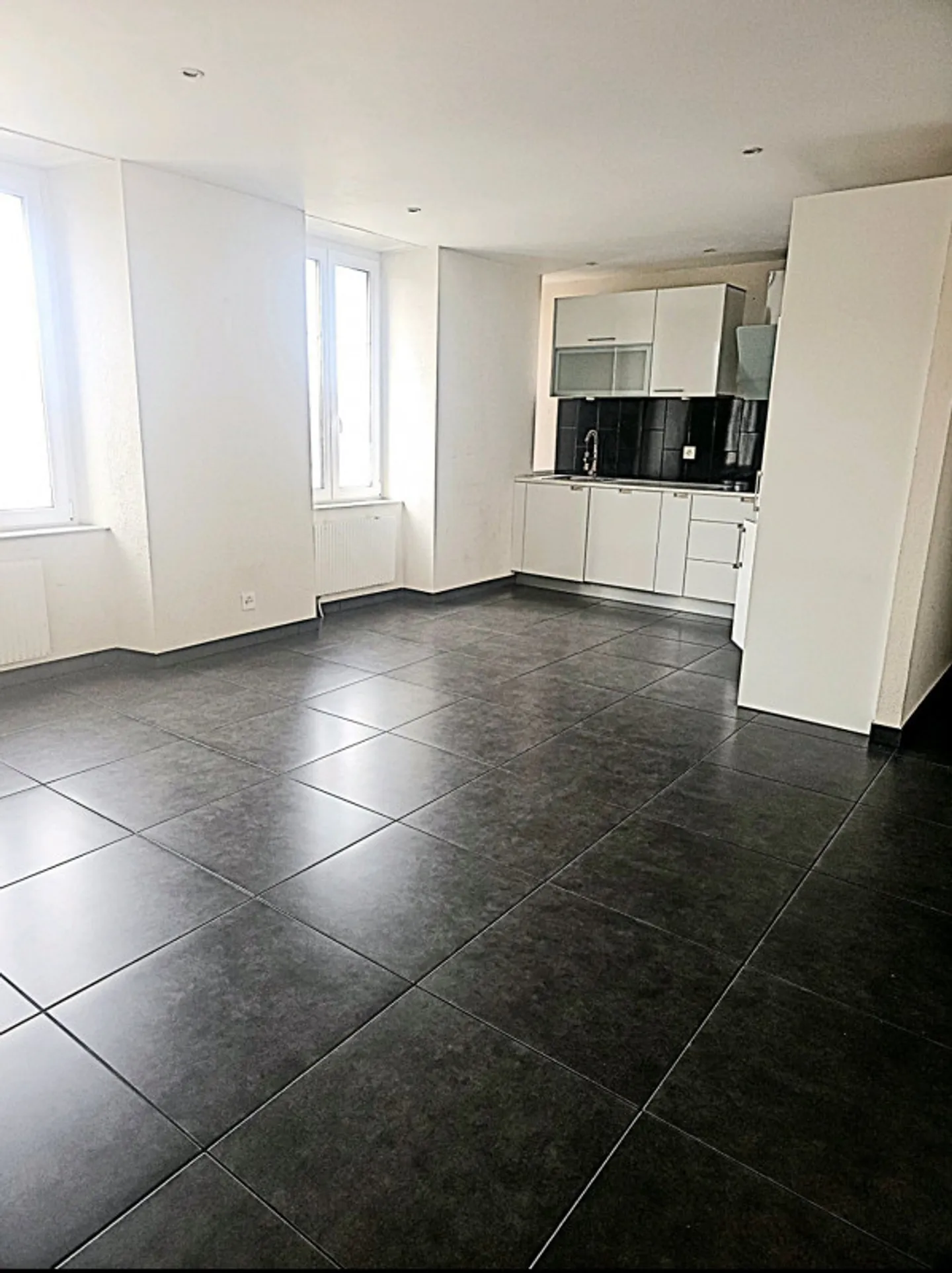 Appartements lumineux 4,5 pièces - Photo 1 sur 3