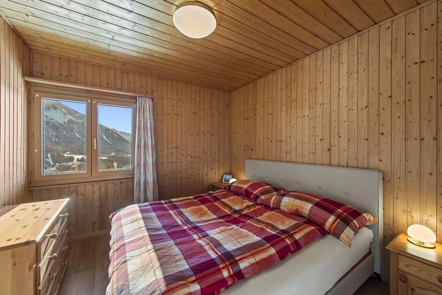 Valbella : Maison de vacances avec ski-in/ski-out et vue sur le lac Heid - Photo 3 sur 6