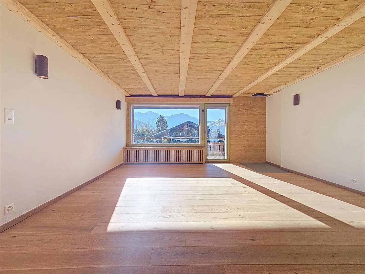 Charmant Appartement 2 Pièces - Photo 2 sur 13