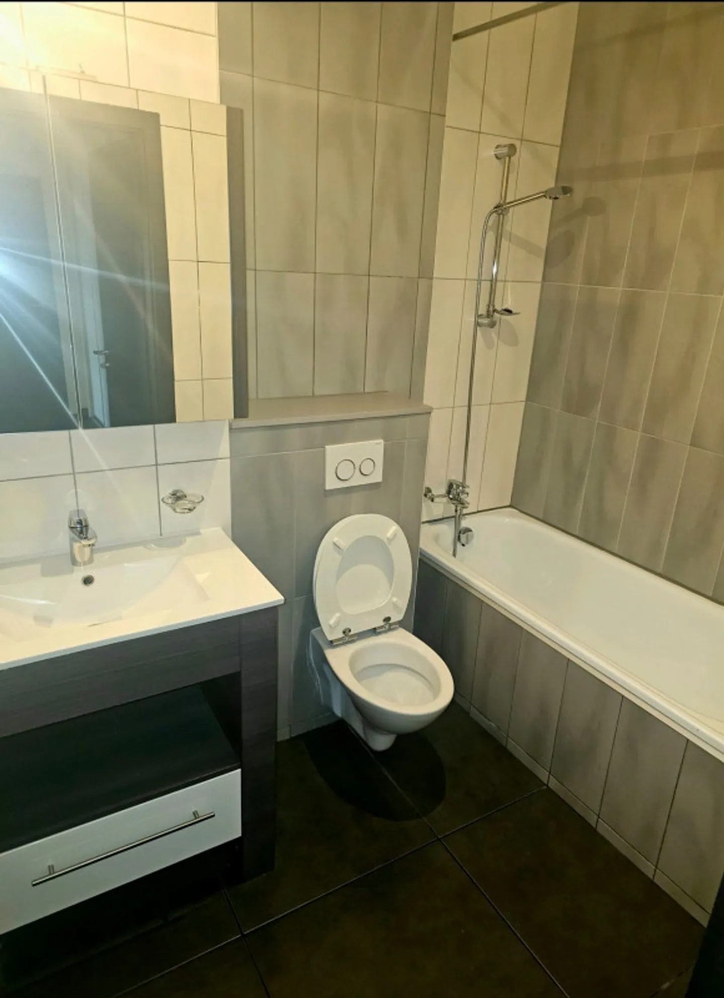 Appartements lumineux 4,5 pièces - Photo 2 sur 3