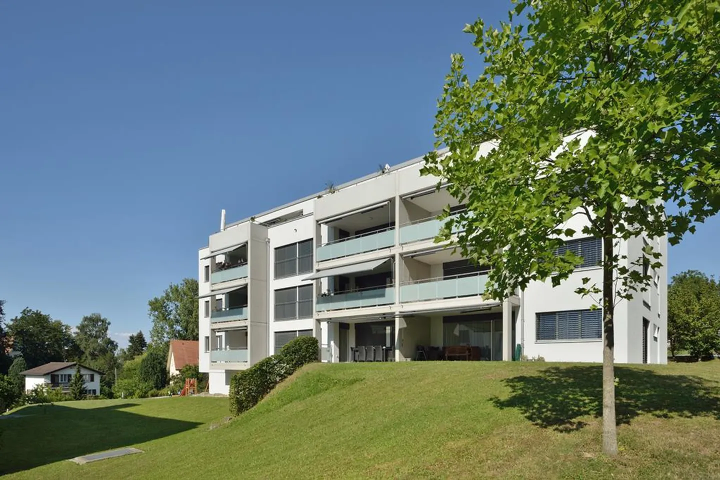 Modern apartment near the lake! - Photo 1 of 9