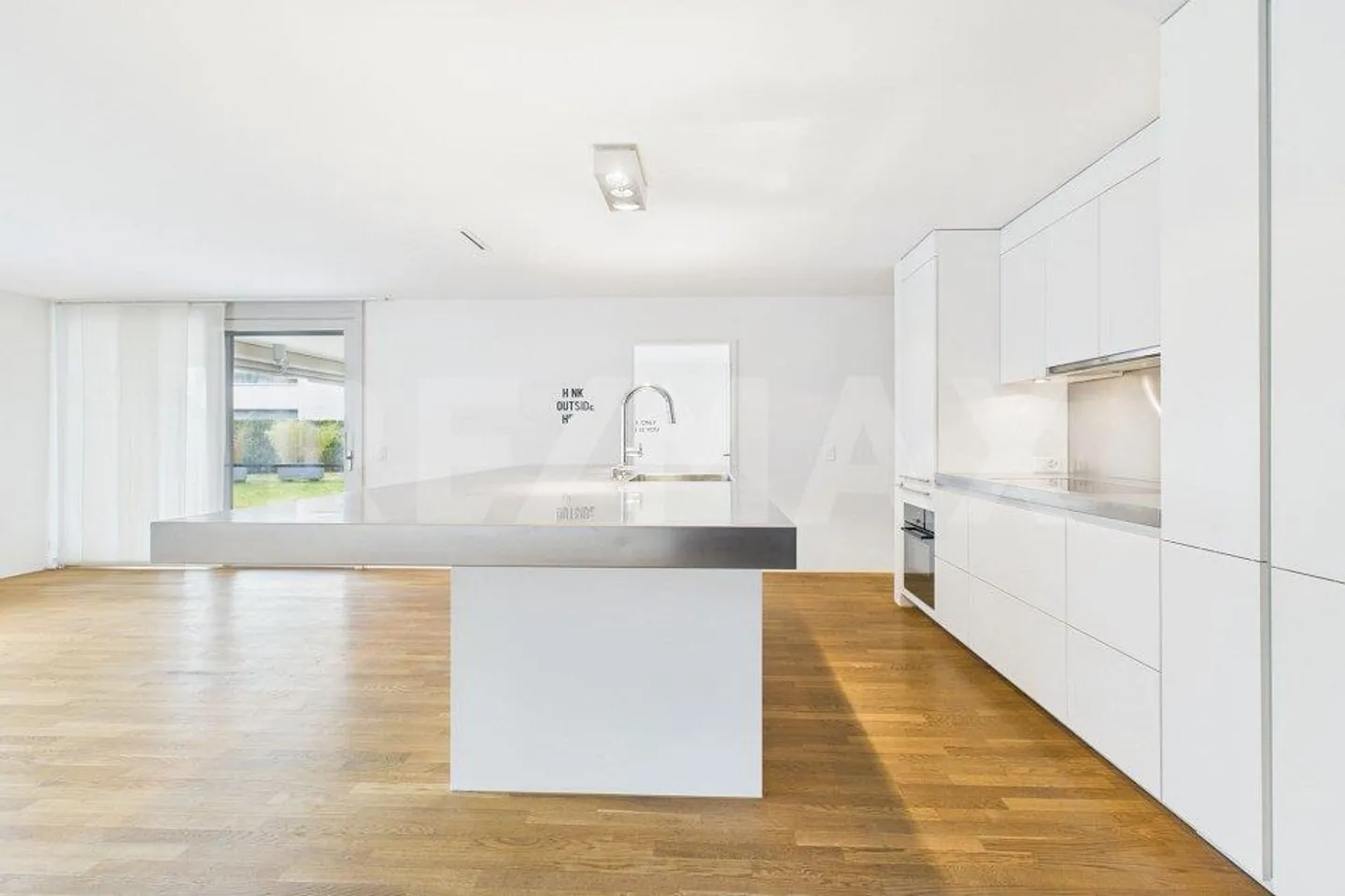 Superbo appartamento di 4,5 stanze ben tenuto in una posizione centrale ad Altendorf / SZ in affitto! - Foto 12 di 13