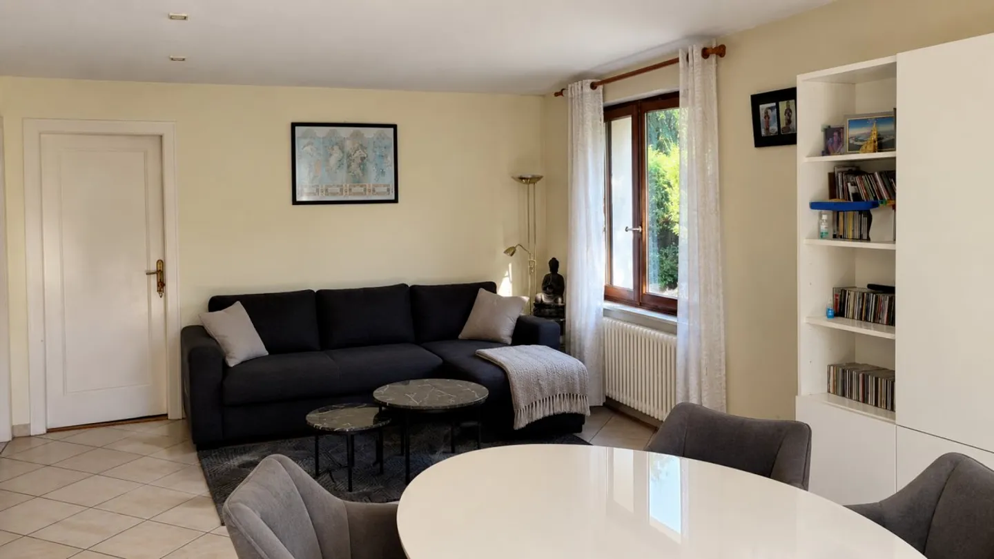 Geräumige 4-Zimmer-Wohnung mit Garten - Foto 3 von 6