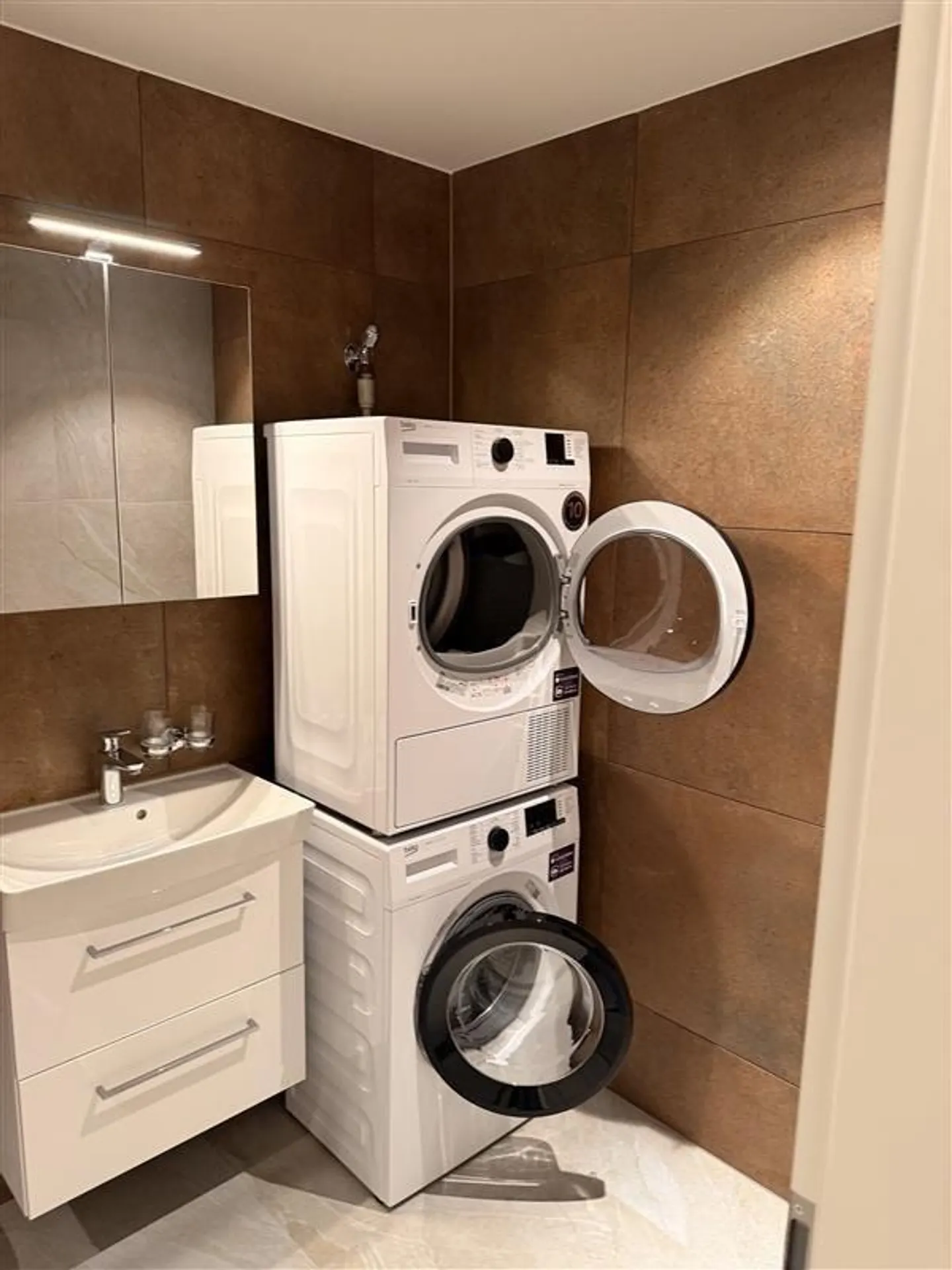 Vie moderne, appartement de 2,5 pièces dans un endroit calme - Photo 5 sur 5