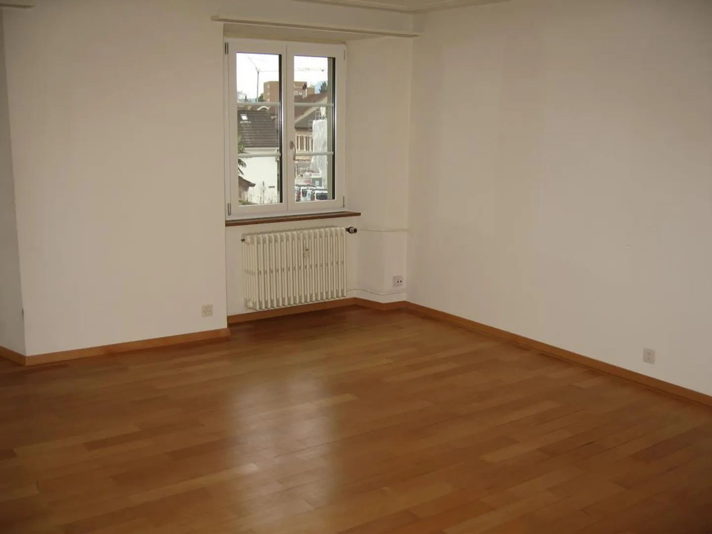Familienwohnung mit Balkon zu vermieten - Foto 2 di 8