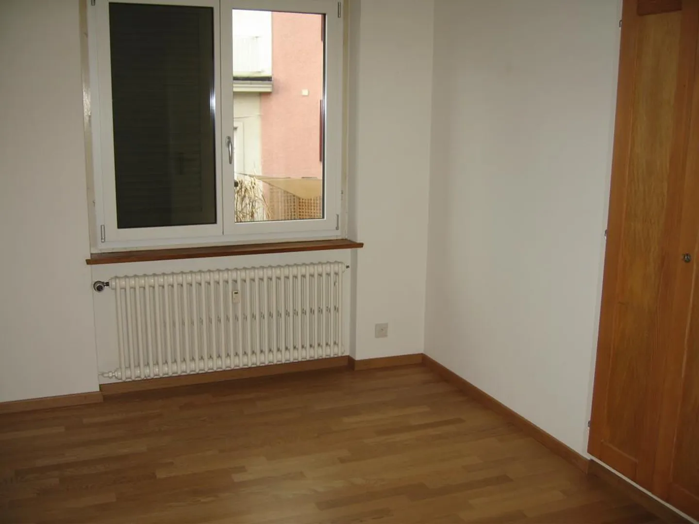 Familienwohnung mit Balkon zu vermieten - Foto 3 di 8