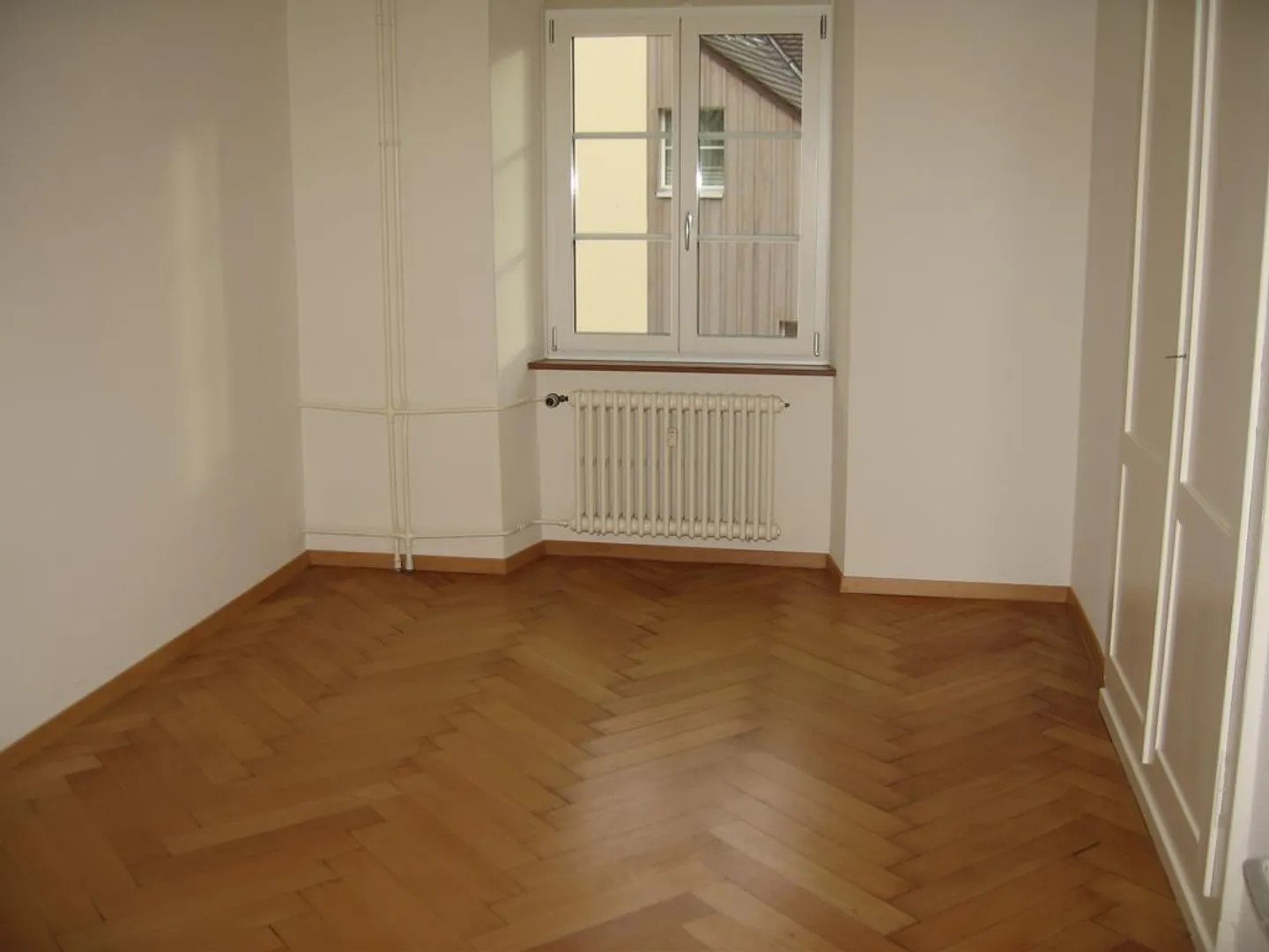 Familienwohnung mit Balkon zu vermieten - Foto 4 di 8