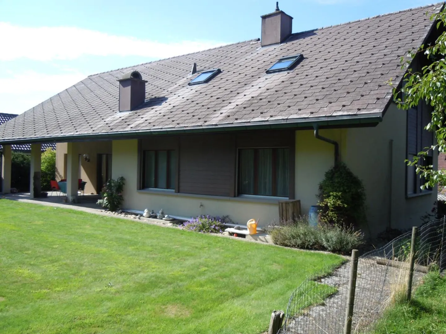 7.5 Room Single Family House - Photo 1 of 5