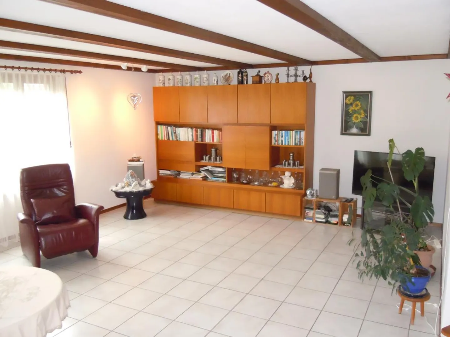 7.5 Room Single Family House - Photo 2 of 5