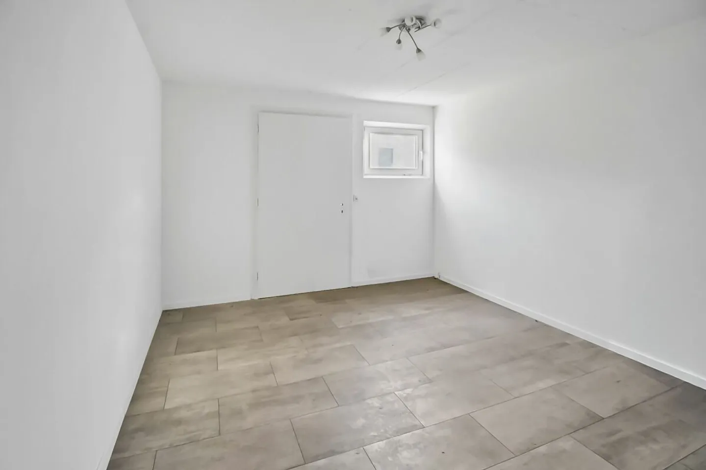 Renoviertes Einfamilienhaus in Mümliswil - Foto 8 von 12
