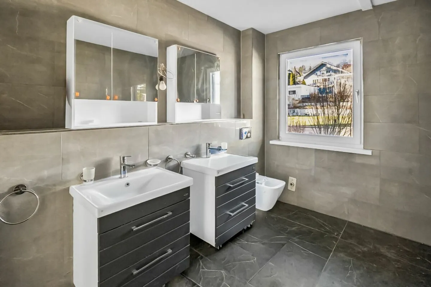 Renoviertes Einfamilienhaus in Mümliswil - Foto 9 von 12