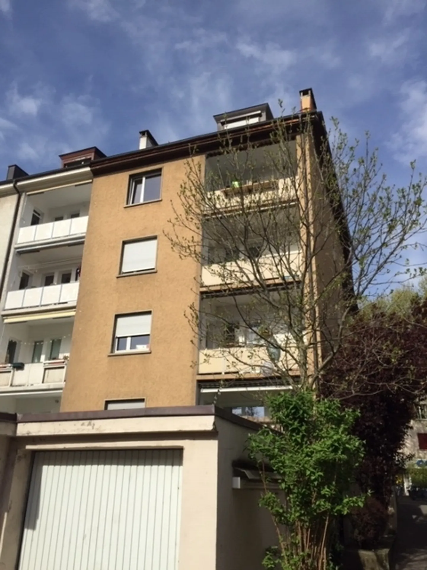 Beautiful central 3-room apartment with living kitchen and sunny balcony - Photo 2 of 10