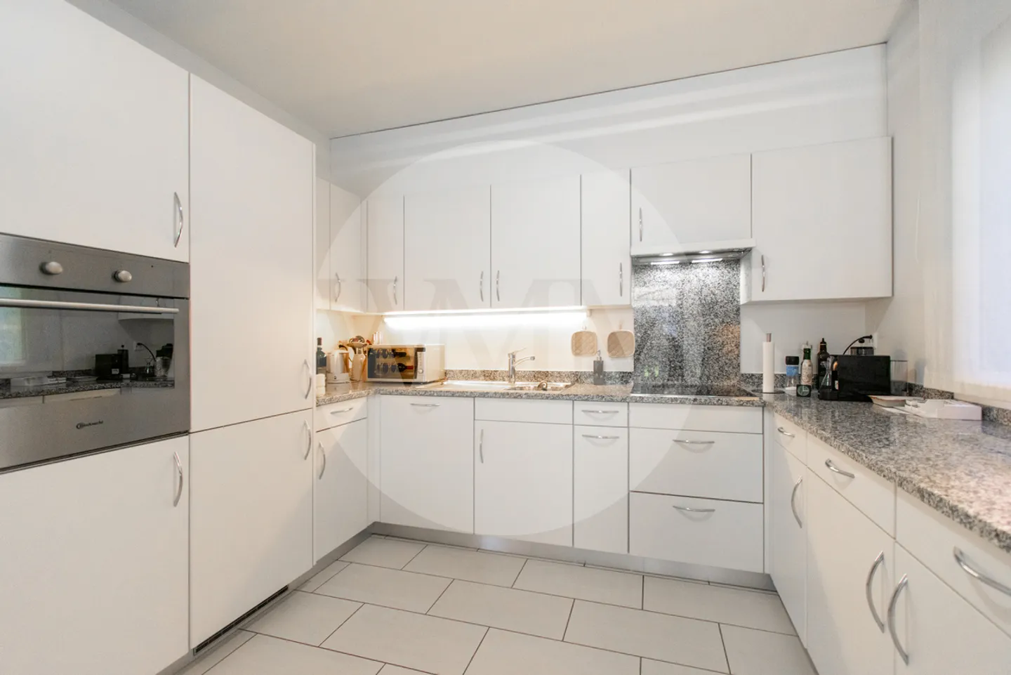 LARGE 3.5-ROOM APARTMENT WITH GARDEN - Photo 5 of 15