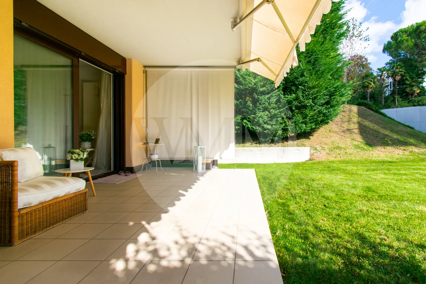 LARGE 3.5-ROOM APARTMENT WITH GARDEN - Photo 1 of 15