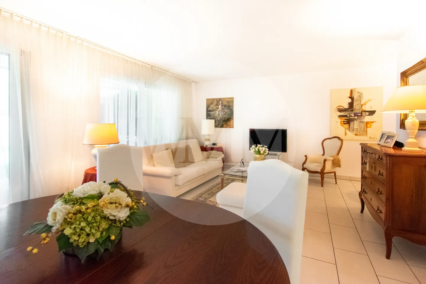 LARGE 3.5-ROOM APARTMENT WITH GARDEN - Photo 2 of 15