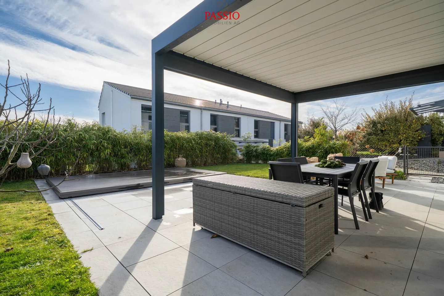 4,5-Zimmer Reiheneckhaus mit Pool & hochwertigem Ausbau in Seenähe - Foto 3 von 32