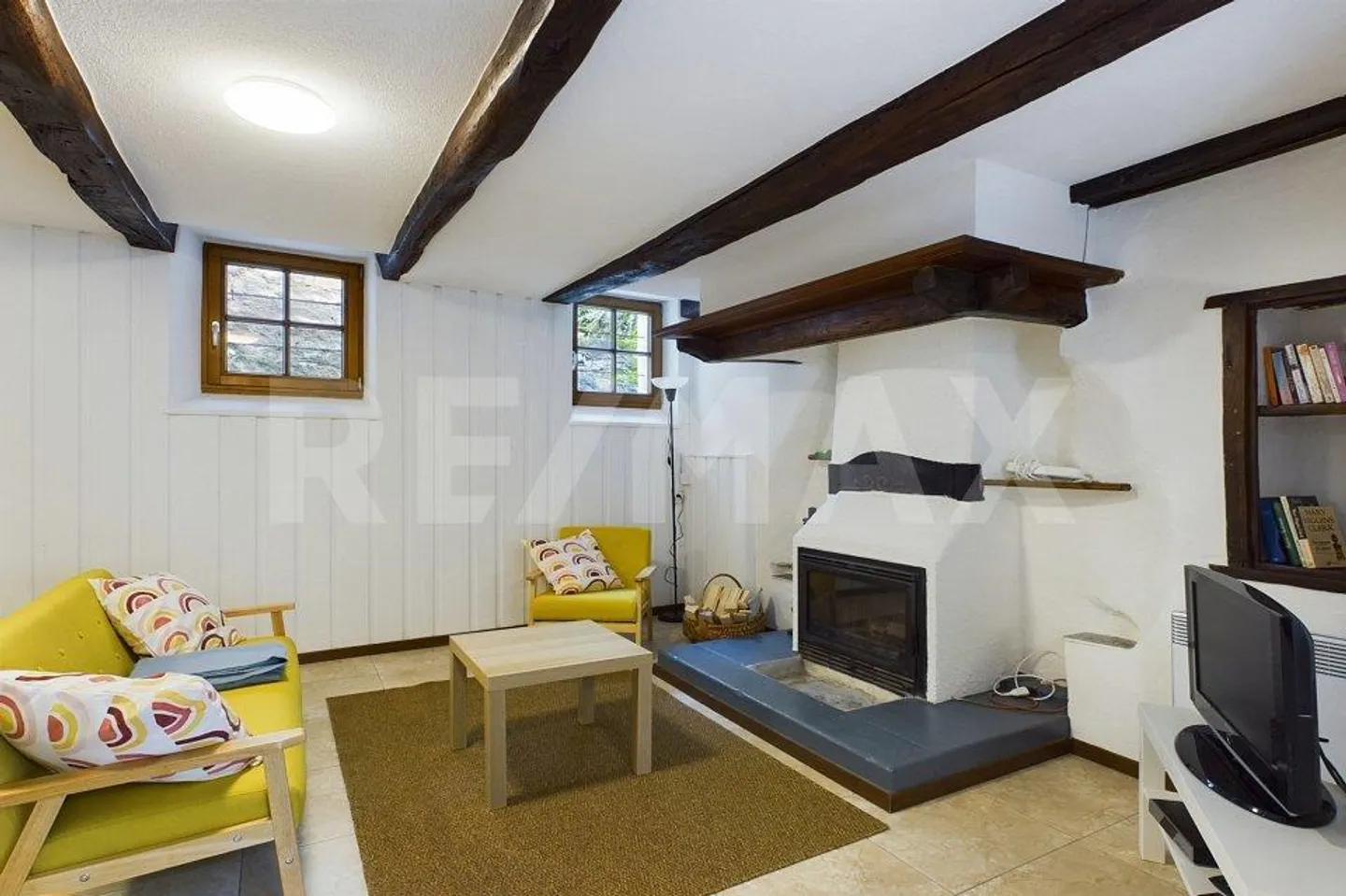 Cozy renovated house in the heart of Cabbio - Photo 2 of 13