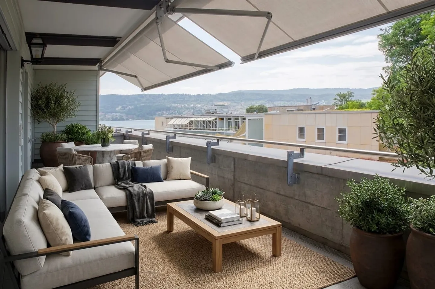 Luxury Apartment with Stunning Views - Photo 6 of 8