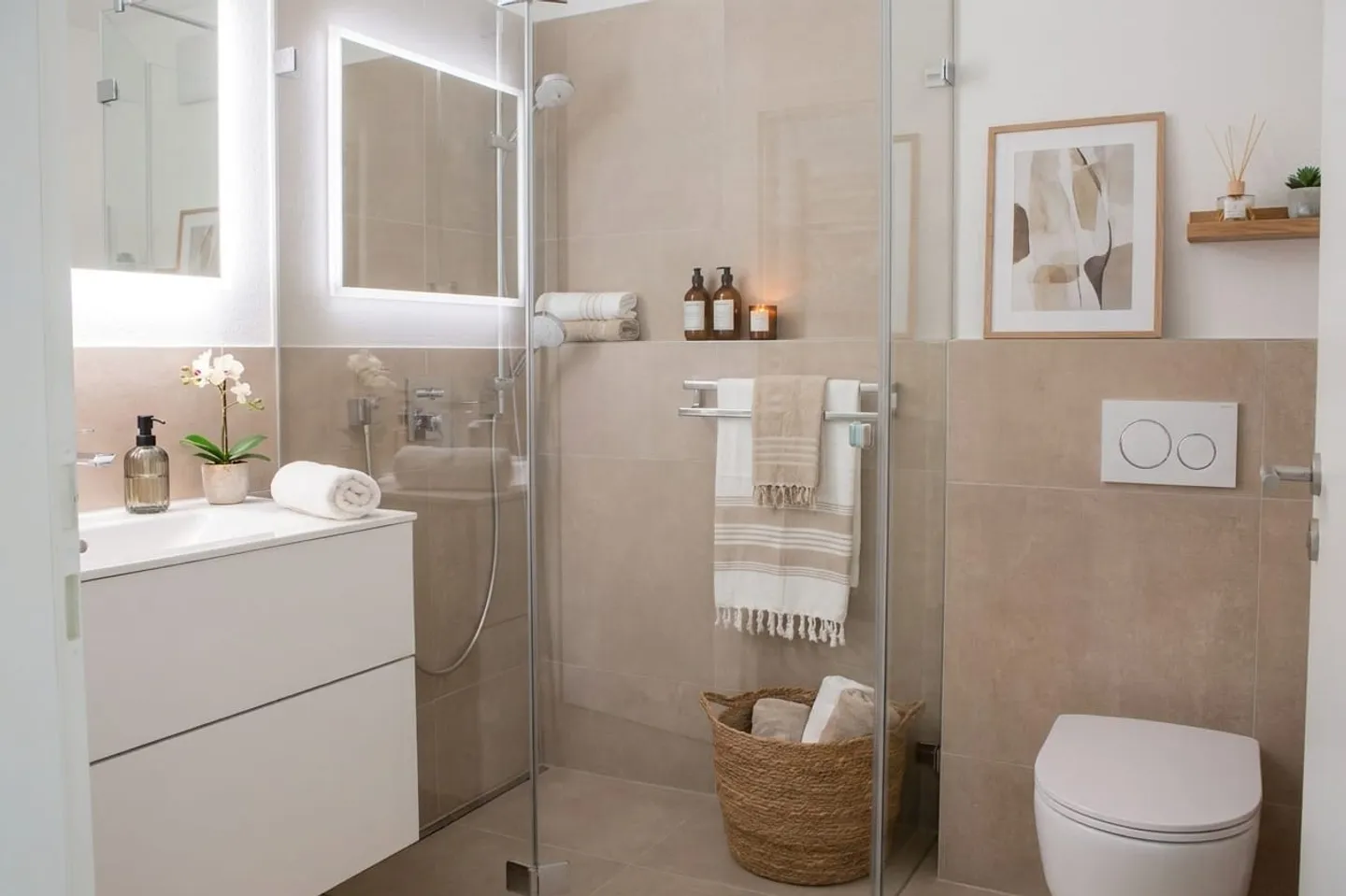 Luxury Apartment with Stunning Views - Photo 7 of 8
