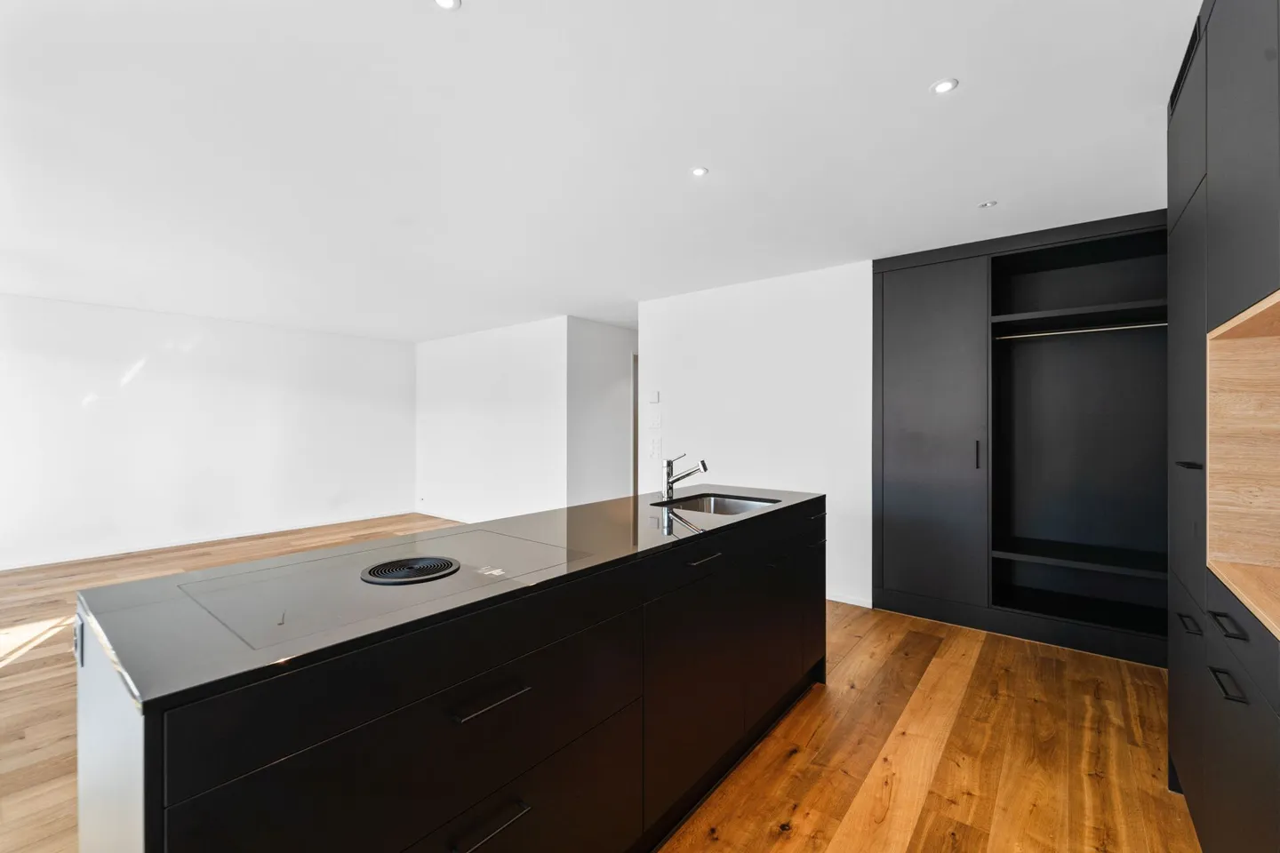 Hinblick Hinwil - Stylish Apartment with Patio - Photo 3 of 9