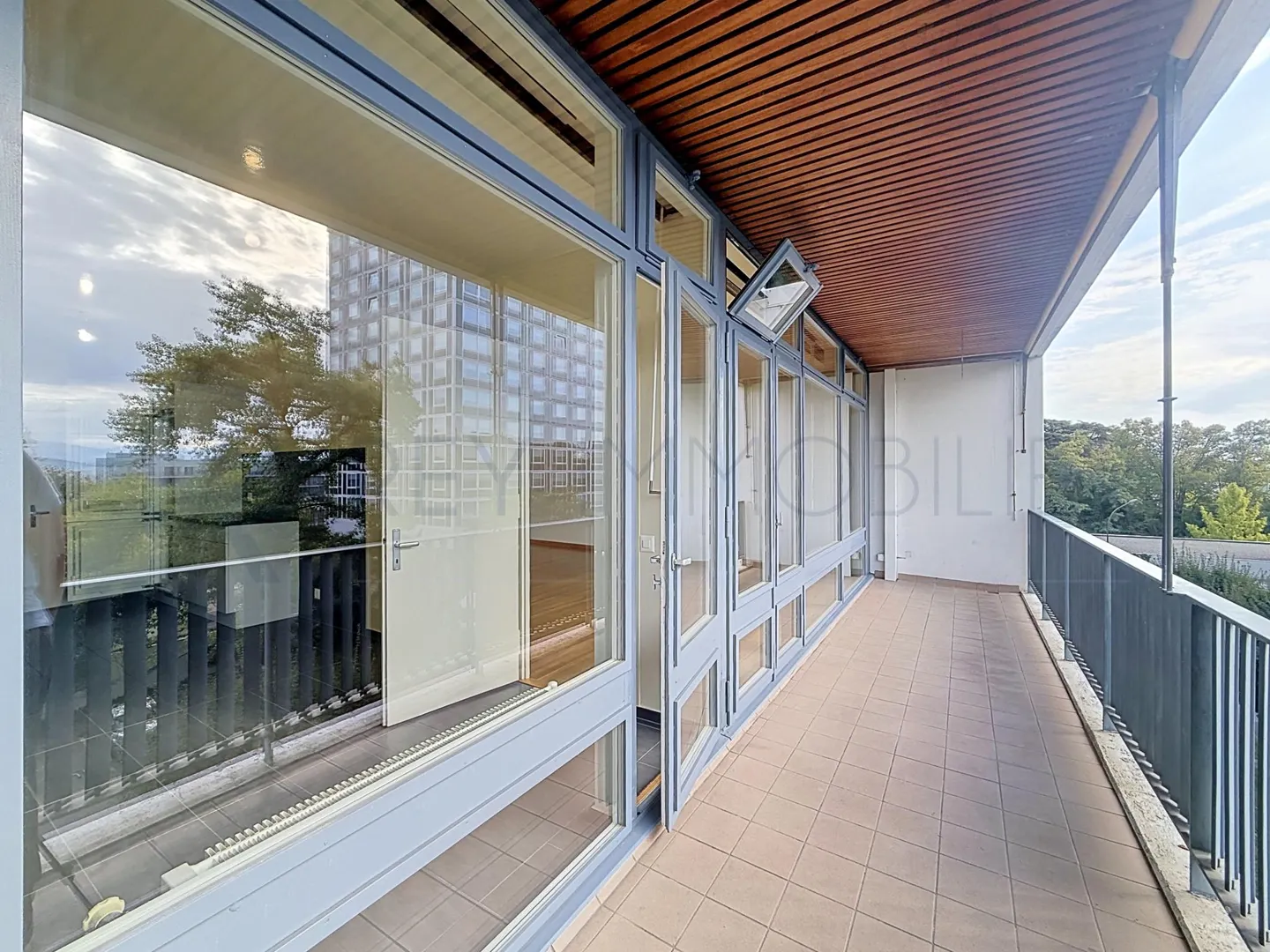 Appartement spacieux avec terrasse - Photo 5 sur 5